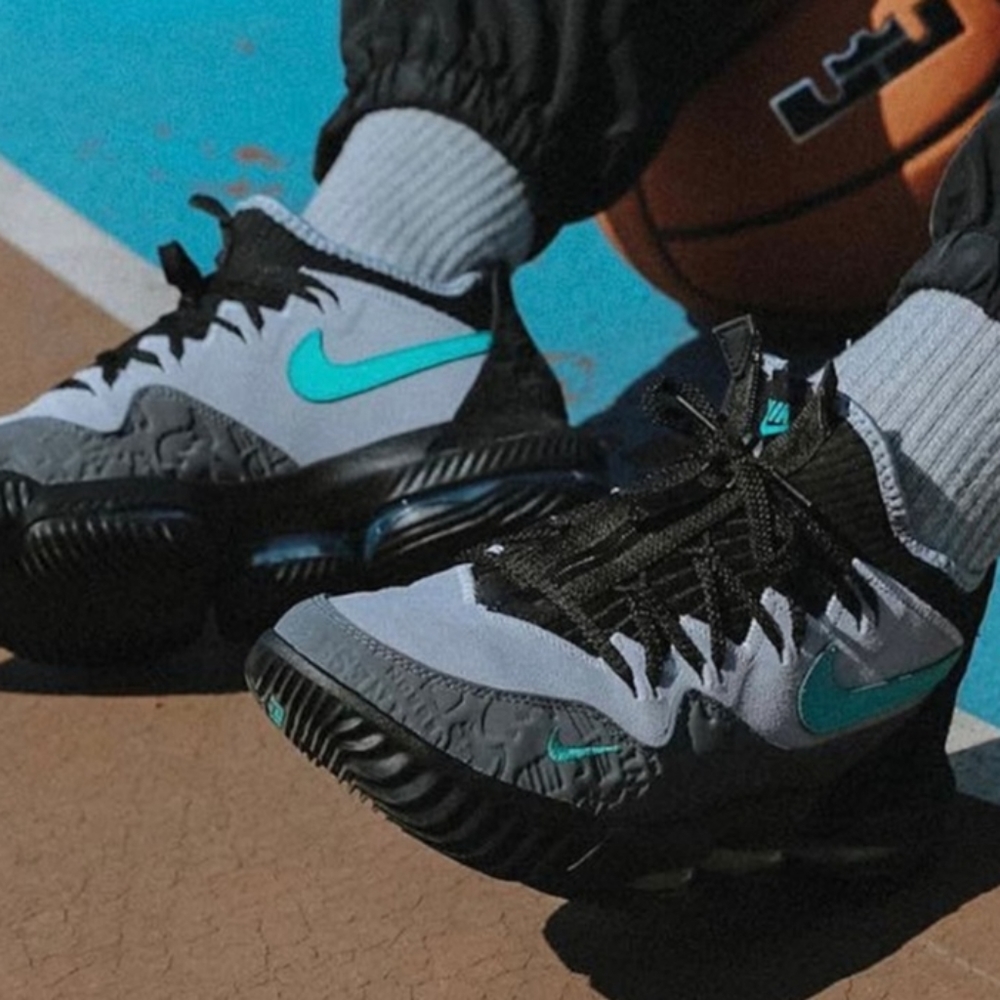 Lebron 16 low clear jade - Picture 2 of 2